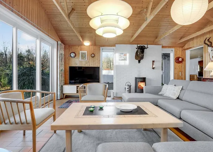 3 Bedroom Gorgeous In Prázdninový dům
